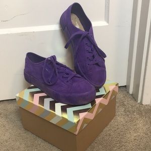 Divided purple sneakers, size 41.